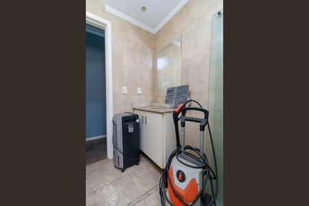 Casa à venda com 177m², 2 quartos e 2 vagasBanheiro