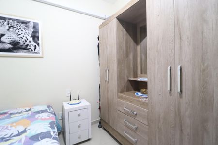 Quarto 1 de apartamento para alugar com 2 quartos, 58m² em Santa Mônica, Uberlândia