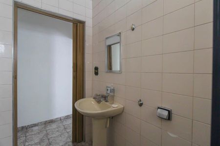 Casa para alugar com 80m², 2 quartos e 1 vaga Casa para alugar com 80m², 2 quartos e 1 vagaBanheiro da Suíte