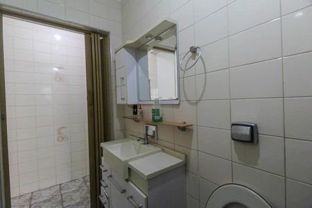 Casa para alugar com 80m², 2 quartos e 1 vaga Casa para alugar com 80m², 2 quartos e 1 vagaBanheiro