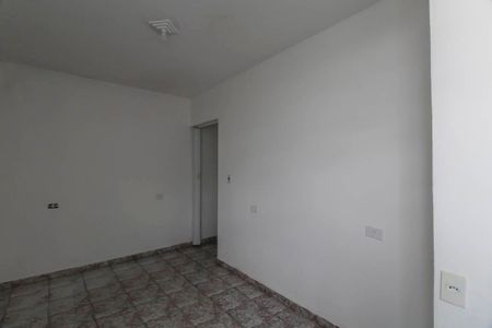 Casa para alugar com 80m², 2 quartos e 1 vaga Casa para alugar com 80m², 2 quartos e 1 vagaQuarto