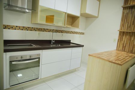 Apartamento para alugar com 58m², 2 quartos e 2 vagasCozinha 
