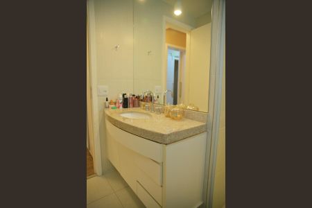 Apartamento à venda com 128m², 3 quartos e 2 vagasBanheiro  Suíte 2