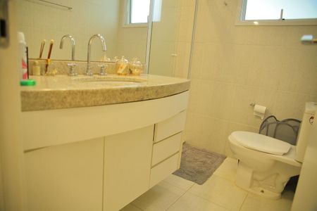 Apartamento à venda com 128m², 3 quartos e 2 vagasBanheiro  Suíte 2