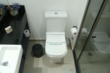 Banheiro de kitnet/studio à venda com 1 quarto, 18m² em Perdizes, São Paulo