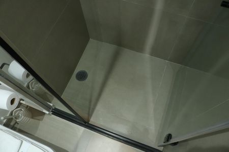 Banheiro de kitnet/studio à venda com 1 quarto, 18m² em Perdizes, São Paulo