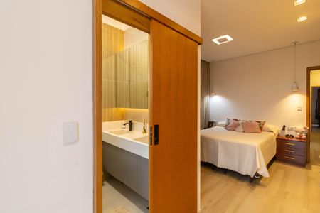 Casa à venda com 130m², 3 quartos e 2 vagas Casa à venda com 130m², 3 quartos e 2 vagasSuíte