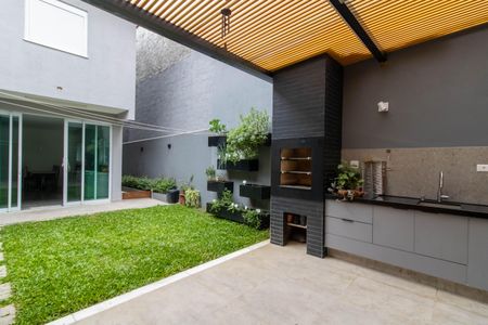 Casa à venda com 130m², 3 quartos e 2 vagas Casa à venda com 130m², 3 quartos e 2 vagasÁrea Externa