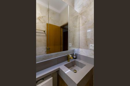 Casa à venda com 130m², 3 quartos e 2 vagas Casa à venda com 130m², 3 quartos e 2 vagasBanheiro Social