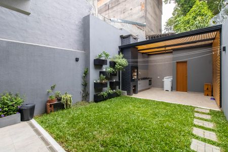 Casa à venda com 130m², 3 quartos e 2 vagas Casa à venda com 130m², 3 quartos e 2 vagasÁrea Externa