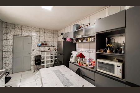 Casa à venda com 300m², 6 quartos e 2 vagas Casa à venda com 300m², 6 quartos e 2 vagasCozinha