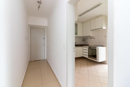 Apartamento para alugar com 110m², 3 quartos e 2 vagas Apartamento para alugar com 110m², 3 quartos e 2 vagasCorredor de Entrada