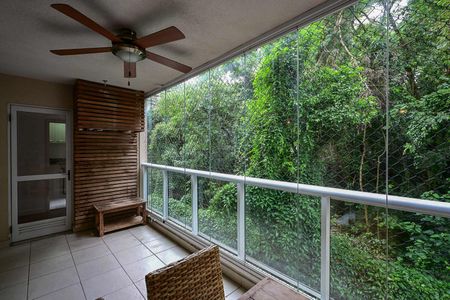 Apartamento à venda com 103m², 3 quartos e 2 vagasVaranda