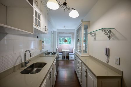 Apartamento à venda com 103m², 3 quartos e 2 vagasCozinha