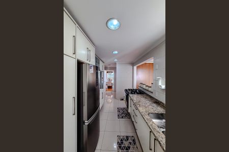 Apartamento para alugar com 170m², 3 quartos e 3 vagas Apartamento para alugar com 170m², 3 quartos e 3 vagasCozinha