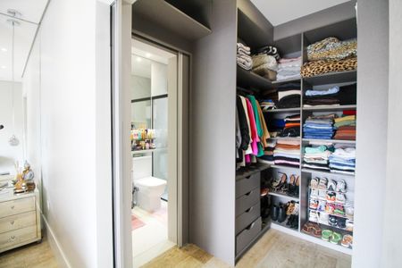 Casa à venda com 187m², 3 quartos e 4 vagasQuarto Suíte - Closet