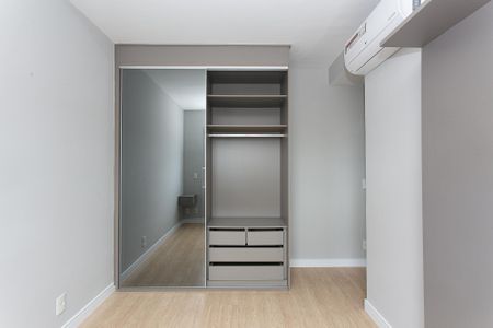 Apartamento à venda com 90m², 2 quartos e 2 vagas Apartamento à venda com 90m², 2 quartos e 2 vagasSuíte