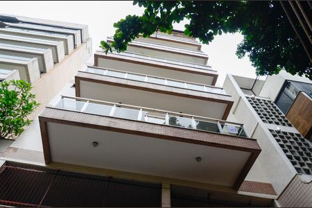 Apartamento à venda com 120m², 3 quartos e 2 vagas Apartamento à venda com 120m², 3 quartos e 2 vagasFachada