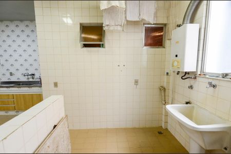 Apartamento à venda com 120m², 3 quartos e 2 vagas Apartamento à venda com 120m², 3 quartos e 2 vagasÁrea de Serviço