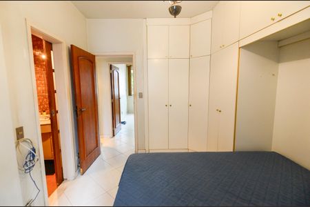 Apartamento à venda com 120m², 3 quartos e 2 vagas Apartamento à venda com 120m², 3 quartos e 2 vagasSuíte