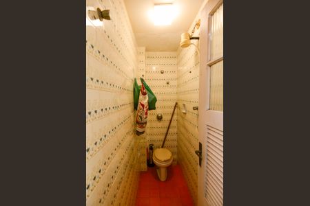 Apartamento à venda com 120m², 3 quartos e 2 vagas Apartamento à venda com 120m², 3 quartos e 2 vagasBanheiro de Serviço