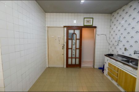 Apartamento à venda com 120m², 3 quartos e 2 vagas Apartamento à venda com 120m², 3 quartos e 2 vagasCozinha