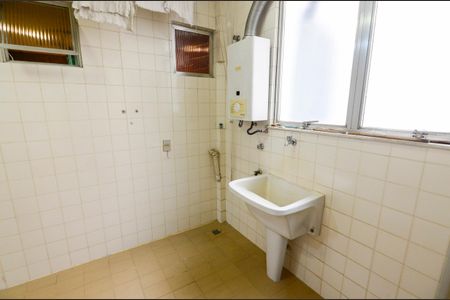 Apartamento à venda com 120m², 3 quartos e 2 vagas Apartamento à venda com 120m², 3 quartos e 2 vagasÁrea de Serviço