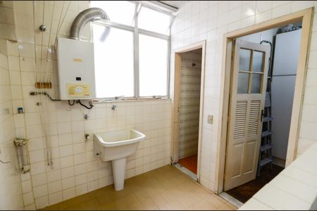 Apartamento à venda com 120m², 3 quartos e 2 vagas Apartamento à venda com 120m², 3 quartos e 2 vagasÁrea de Serviço