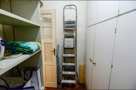 Apartamento à venda com 120m², 3 quartos e 2 vagas Apartamento à venda com 120m², 3 quartos e 2 vagasQuarto de Serviço