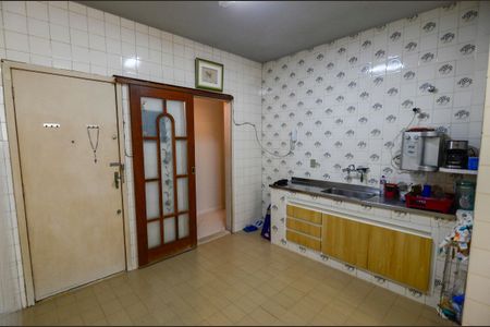 Apartamento à venda com 120m², 3 quartos e 2 vagas Apartamento à venda com 120m², 3 quartos e 2 vagasCozinha