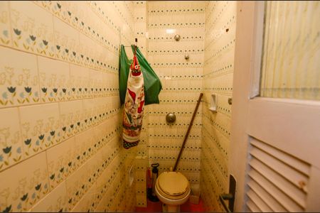 Apartamento à venda com 120m², 3 quartos e 2 vagas Apartamento à venda com 120m², 3 quartos e 2 vagasBanheiro de Serviço