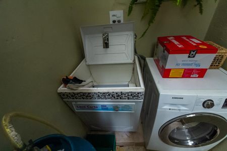 Casa à venda com 220m², 3 quartos e 3 vagas Casa à venda com 220m², 3 quartos e 3 vagasÁrea de Serviço