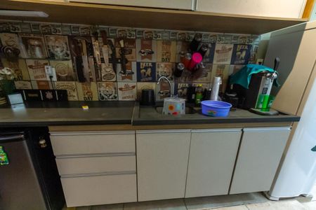 Casa à venda com 220m², 3 quartos e 3 vagas Casa à venda com 220m², 3 quartos e 3 vagasChurrasqueira