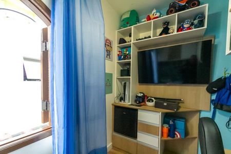 Casa à venda com 220m², 3 quartos e 3 vagas Casa à venda com 220m², 3 quartos e 3 vagasQuarto 1