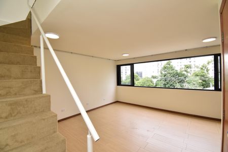 Sala e Cozinha de apartamento para alugar com 1 quarto, 56m² em Cristo Rei, Curitiba
