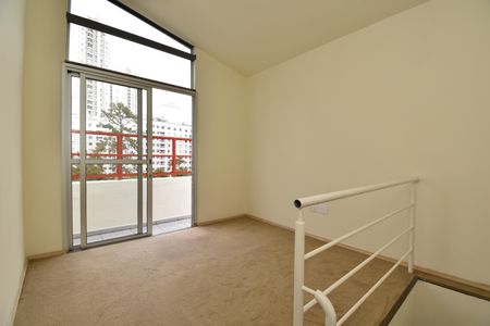 Quarto de apartamento para alugar com 1 quarto, 56m² em Cristo Rei, Curitiba