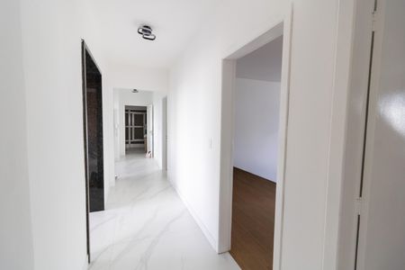 Apartamento para alugar com 136m², 3 quartos e sem vagaCorredor