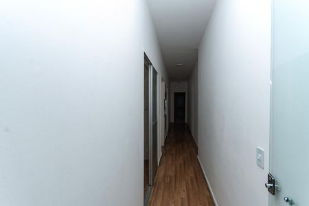 Casa à venda com 190m², 3 quartos e 1 vaga Casa à venda com 190m², 3 quartos e 1 vagaCorredor