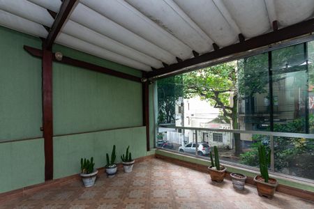 Casa à venda com 190m², 3 quartos e 1 vaga Casa à venda com 190m², 3 quartos e 1 vagaTerraço