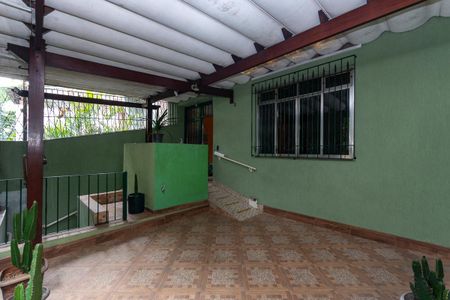 Casa à venda com 190m², 3 quartos e 1 vaga Casa à venda com 190m², 3 quartos e 1 vagaTerraço