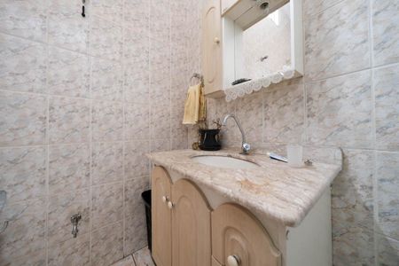 Casa para alugar com 130m², 2 quartos e 2 vagasBanheiro