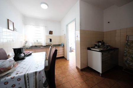 Casa para alugar com 130m², 2 quartos e 2 vagasCozinha