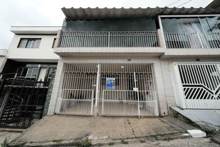 Casa para alugar com 130m², 2 quartos e 2 vagasFachada