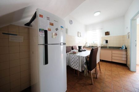 Casa para alugar com 130m², 2 quartos e 2 vagasCozinha