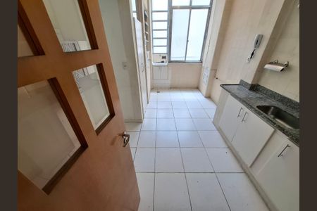 Apartamento à venda com 80m², 2 quartos e sem vaga Apartamento à venda com 80m², 2 quartos e sem vagaCozinha e Área de Serviço