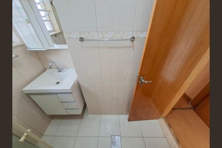 Apartamento à venda com 80m², 2 quartos e sem vaga Apartamento à venda com 80m², 2 quartos e sem vagaBanheiro da suíte