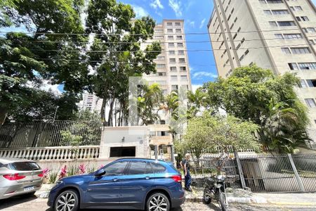 Apartamento à venda com 75m², 2 quartos e 1 vagaFachada e portaria