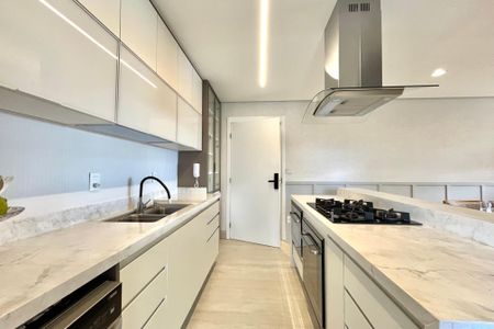 Apartamento à venda com 115m², 2 quartos e 2 vagasCozinha