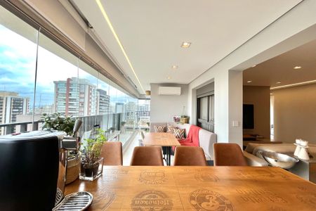 Apartamento à venda com 115m², 2 quartos e 2 vagasVaranda