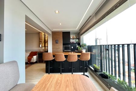 Apartamento à venda com 115m², 2 quartos e 2 vagasVaranda